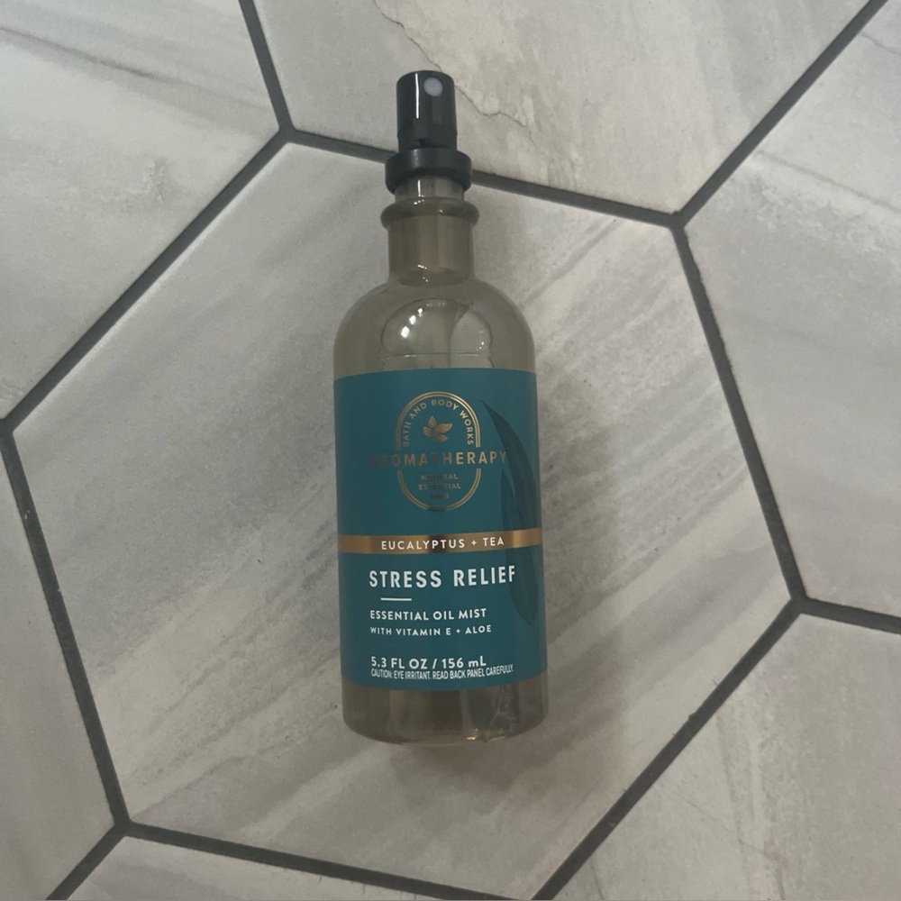Bath & Body Works Eucalyptus + Tea Aromatherapy Essential Oil Mist Stress Relief